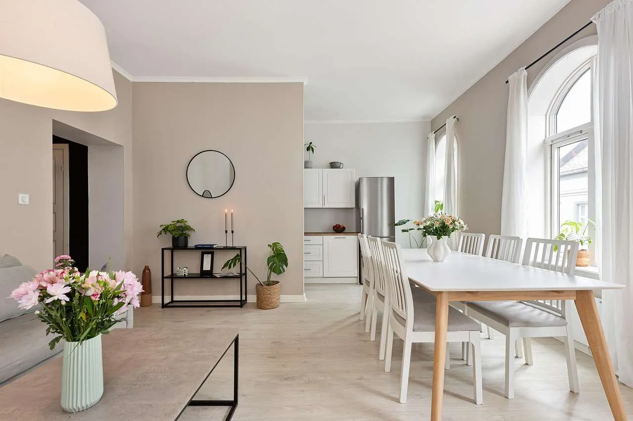 Home Window Tinting: Benefits, Types & Guide