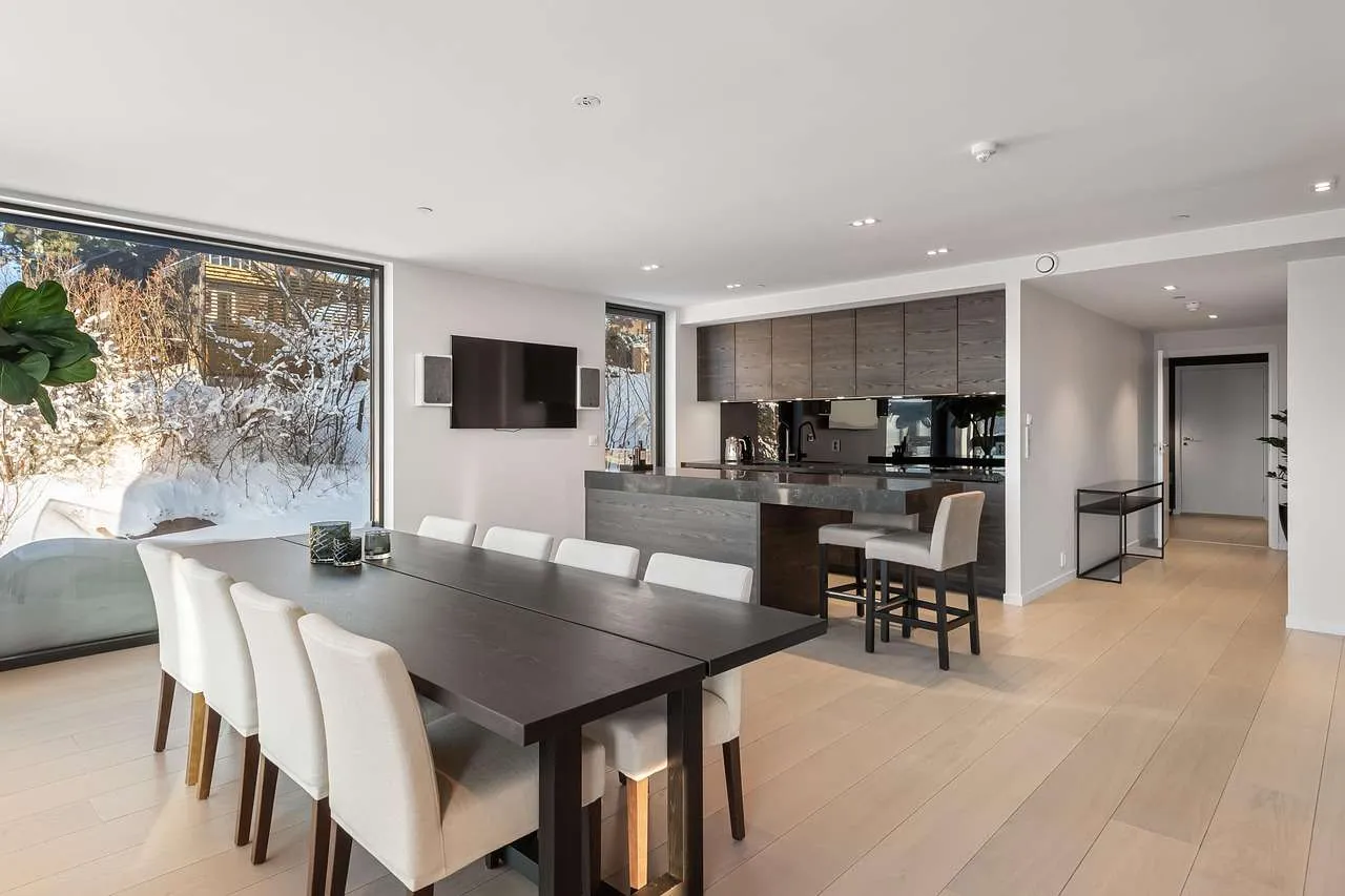 Home Window Repair: DIY Tips & When to Hire Pros